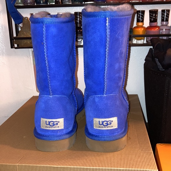 blue uggs